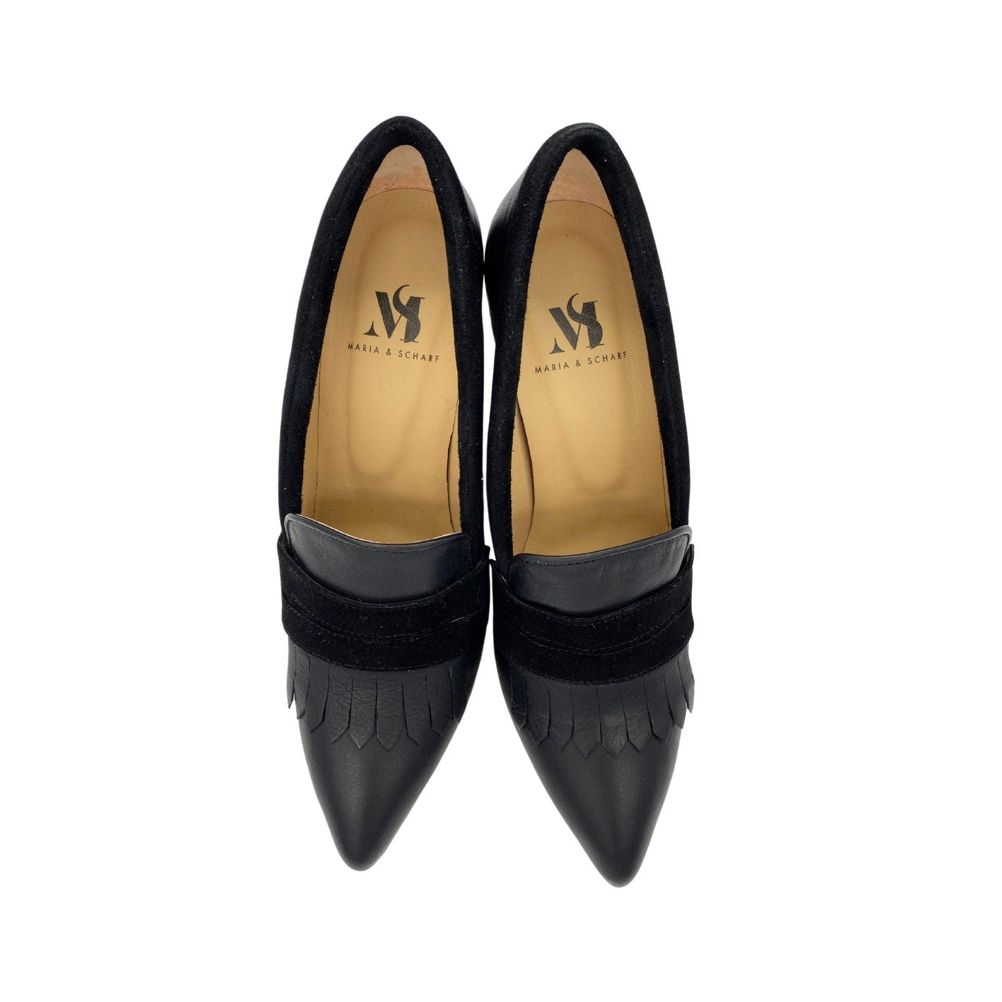 Paar eleganter Pumps in Schwarz – Ansicht von oben, harmonisches Design und hochwertiges Finish